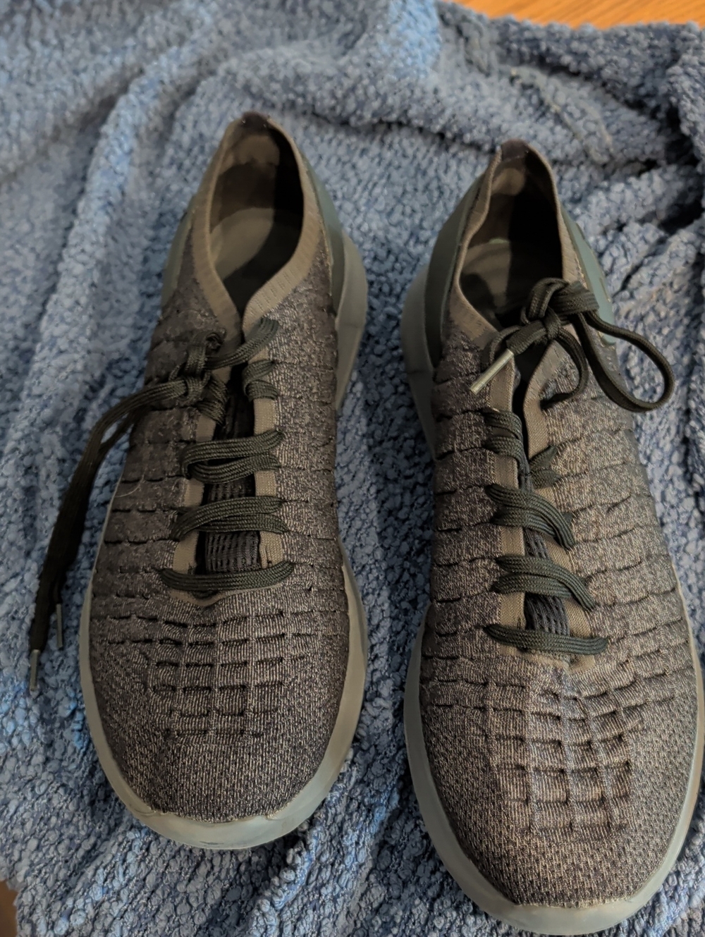 Under Armour Men's Black Knit Lace-Up Athletic Sneakers